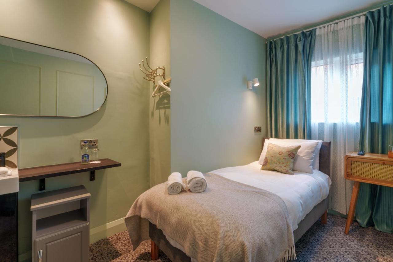 Topper'S Rooms Guest Accommodation Carrick on Shannon Екстериор снимка