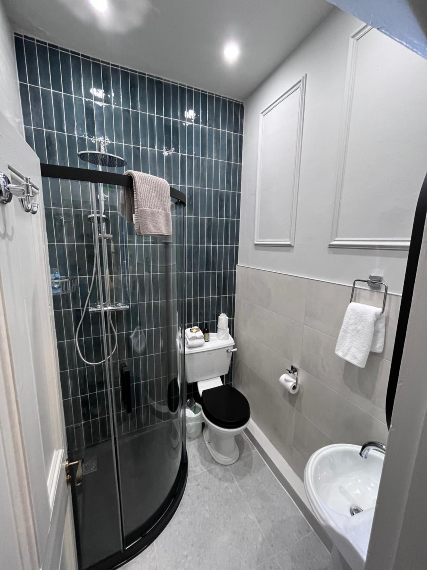 Topper'S Rooms Guest Accommodation Carrick on Shannon Екстериор снимка