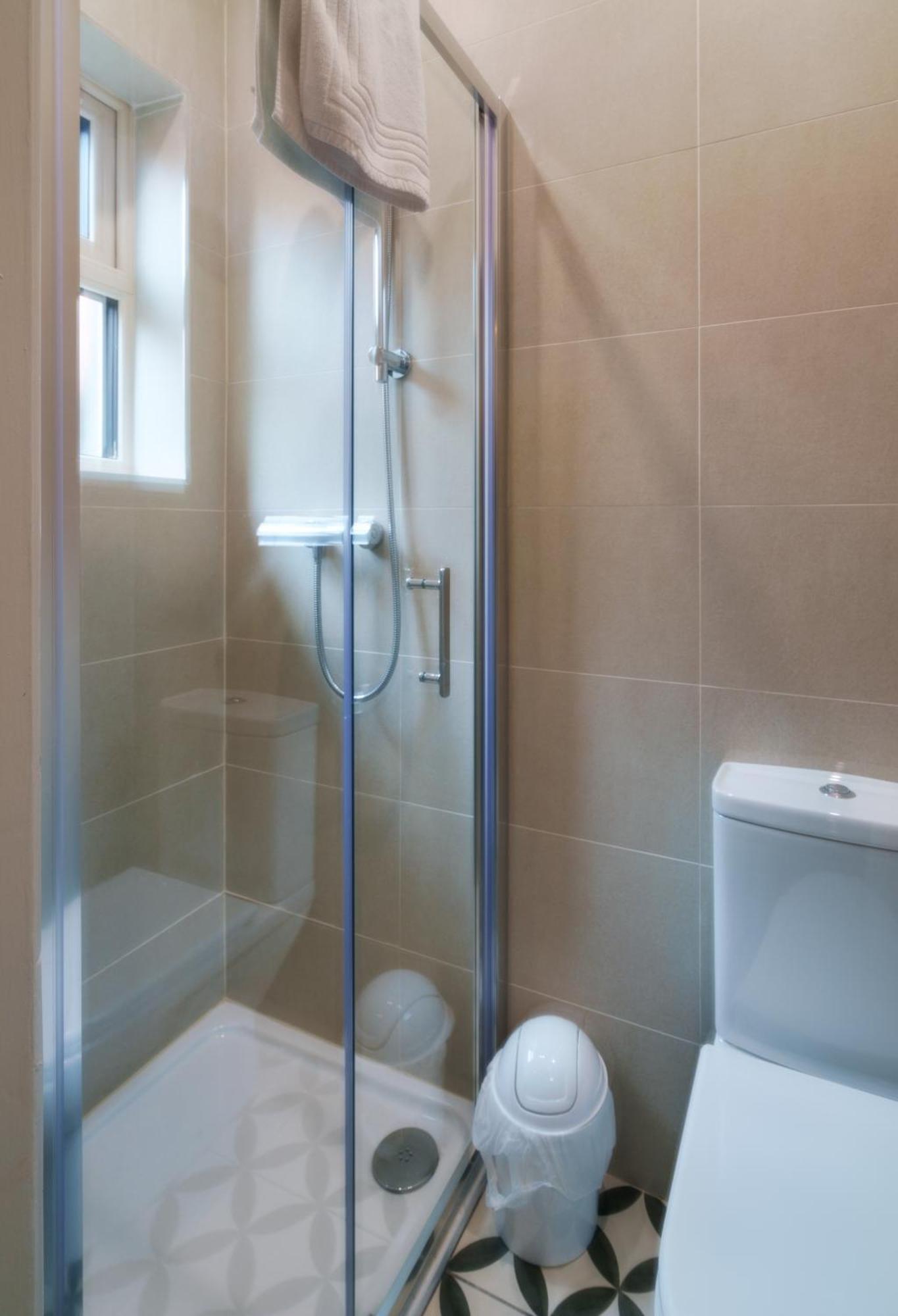 Topper'S Rooms Guest Accommodation Carrick on Shannon Екстериор снимка
